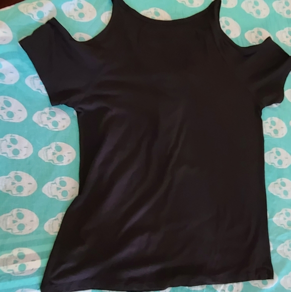 ⚡2/$25-NWOT- Black Cold-shoulder Lace-up Tee - Picture 5 of 12